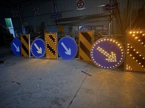 宁波宁波河南太阳能自发光交通路标牌厂家